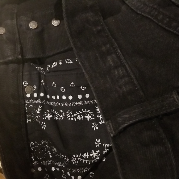 We The Free black button fly jean shorts sz 27 great condition - Picture 6 of 9